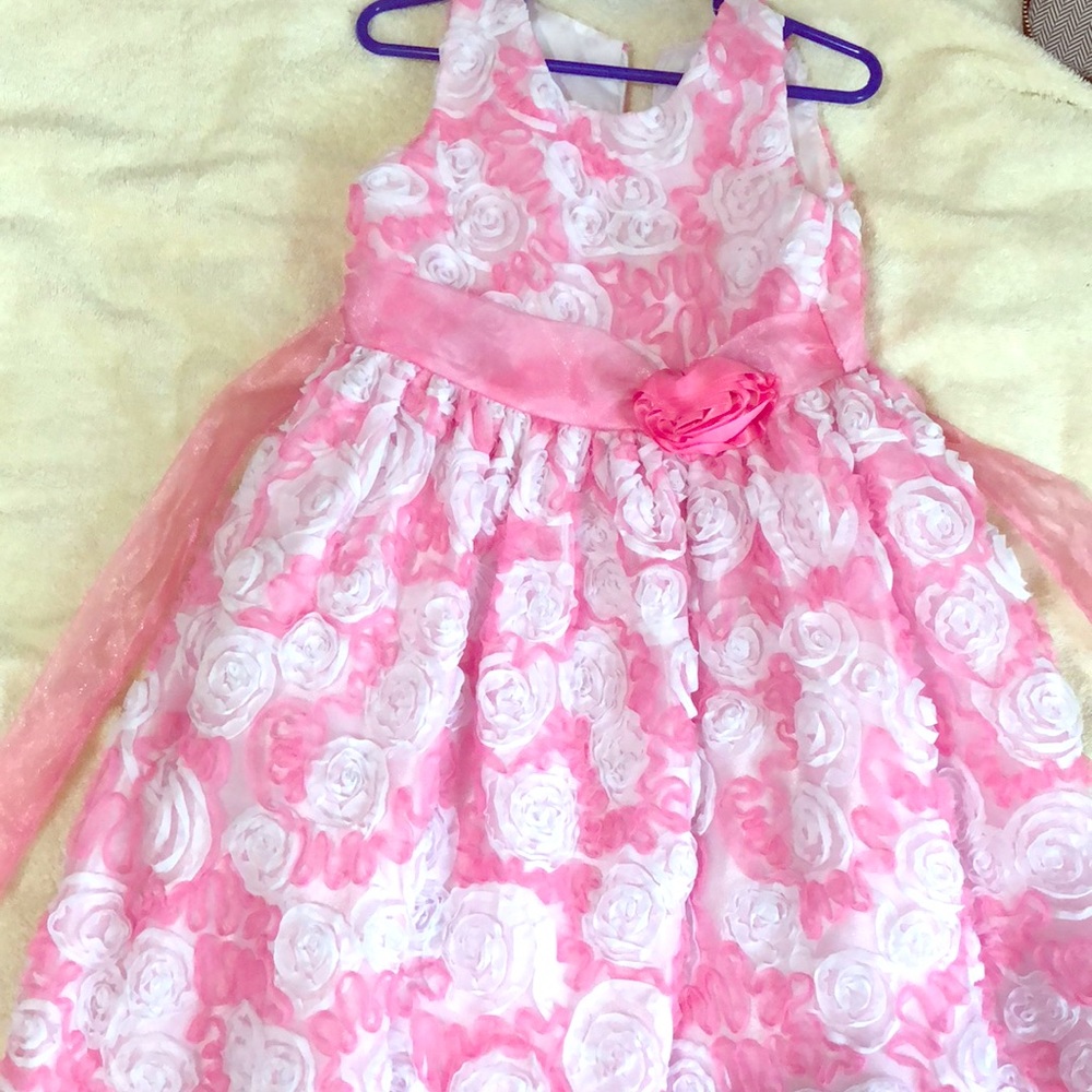Little girls strapped sleeveless party dress